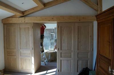Quels sont les avantages de la charpente en bois par rapport à d'autres matériaux à La Rochelle ?
