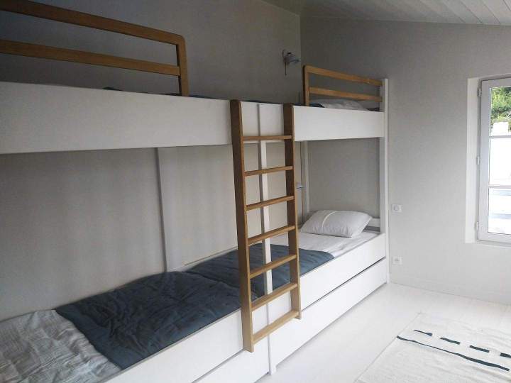 Lits superposés blanc bois échelle La Rochelle