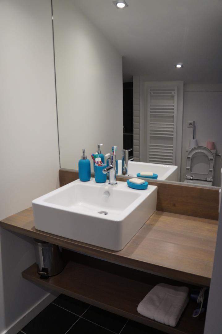 Placard coulissant bois blanc moderne La Rochelle