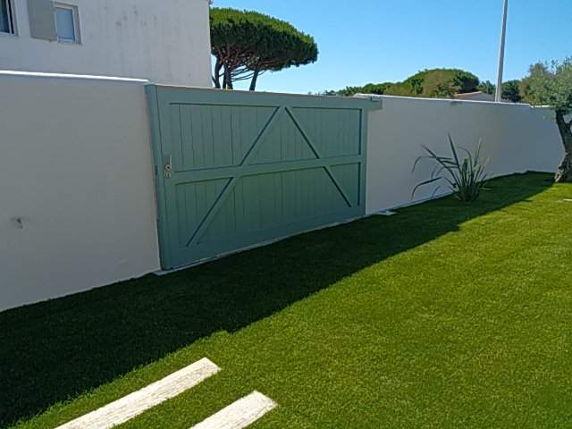 Portail entrée vert chevrons design La Rochelle