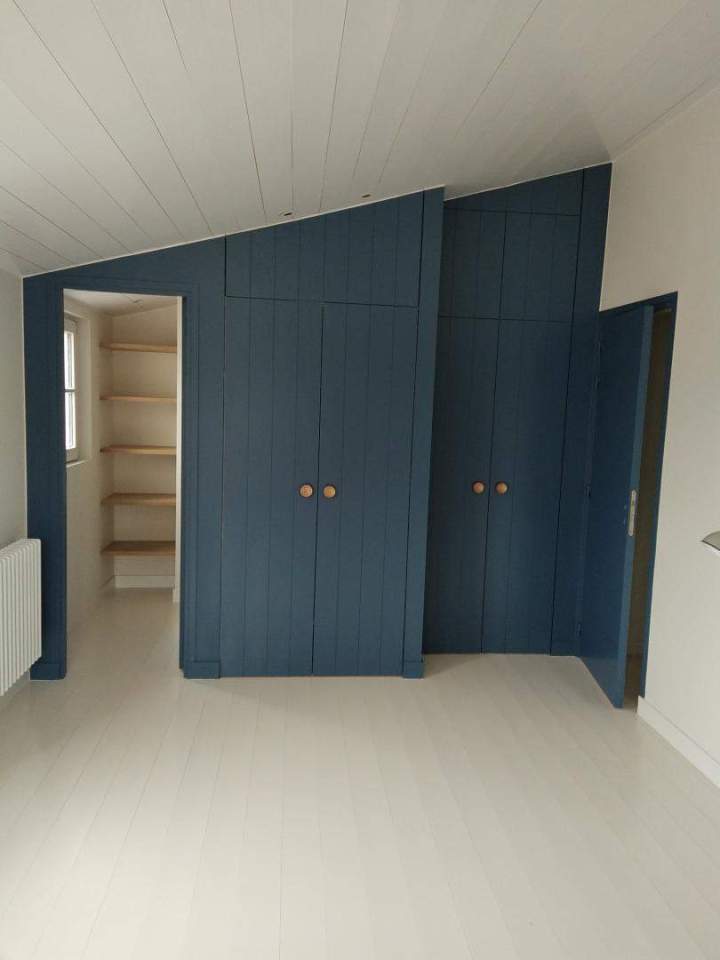 Des menuisiers spécialisés dans l'aménagement intérieur et extérieur