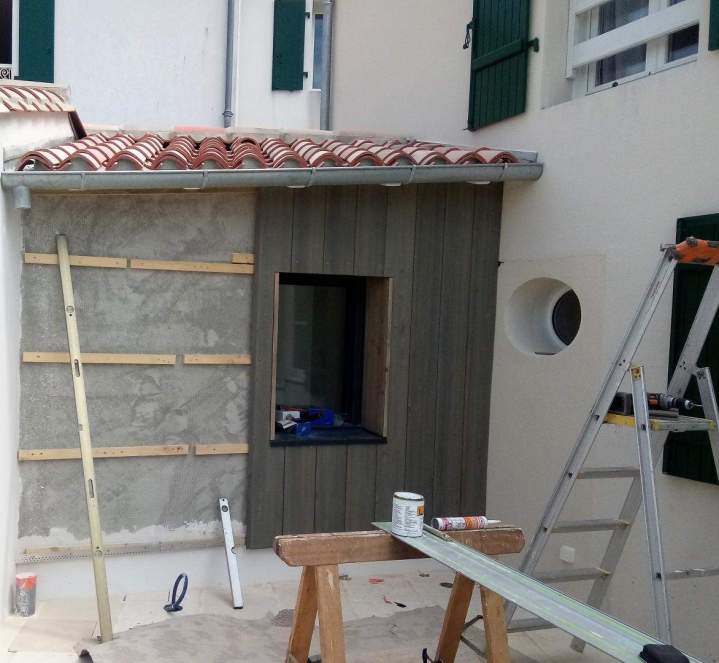 Revêtement bardage bois gris anthracite La Rochelle