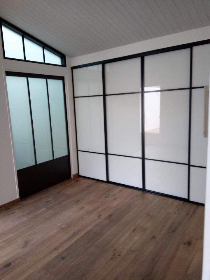 Verrière fenêtre bois atelier La Rochelle
